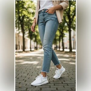 Adidas women’s swift run sneakers size 7.5